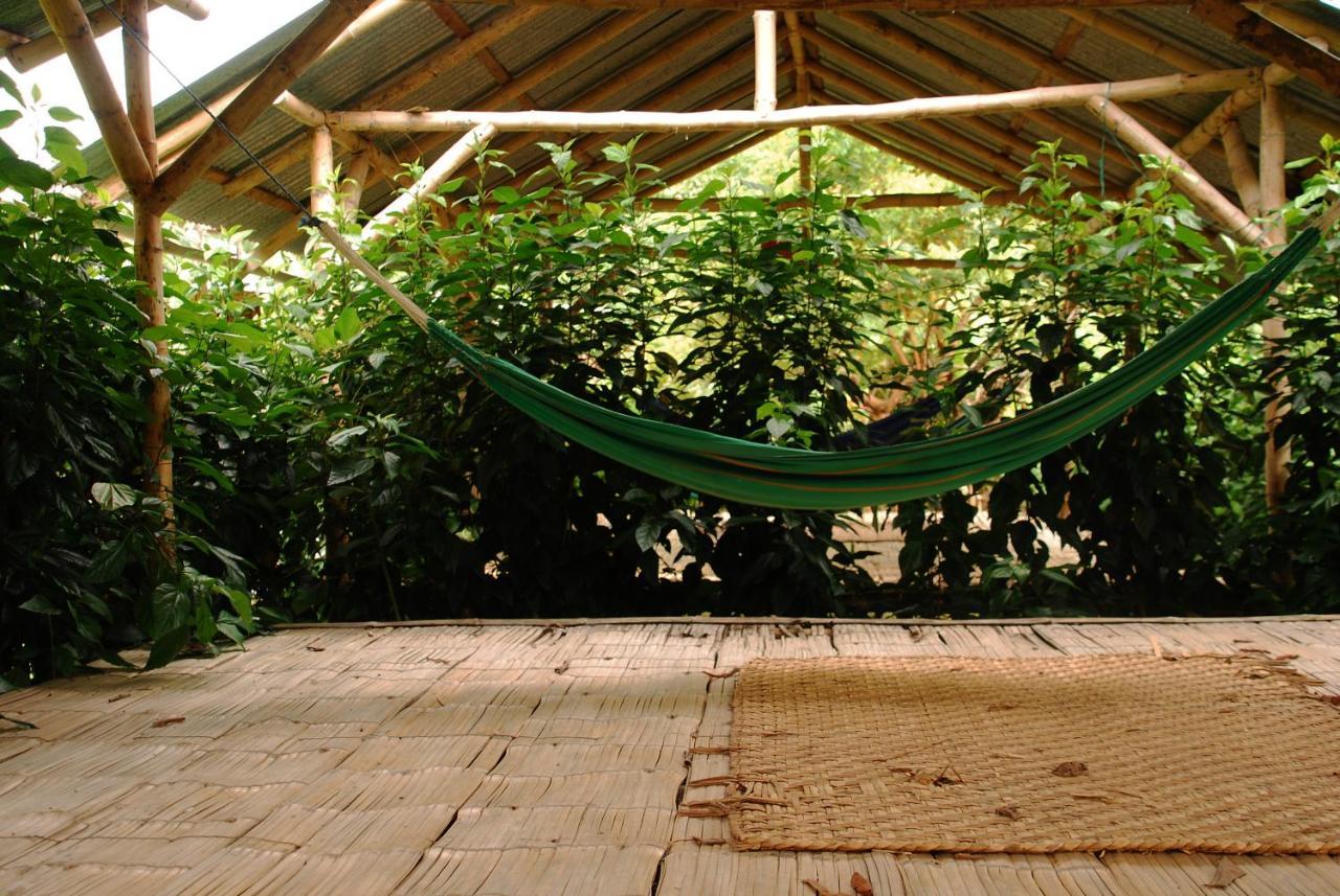 Maracumbo Lodge Mompiche Exteriör bild