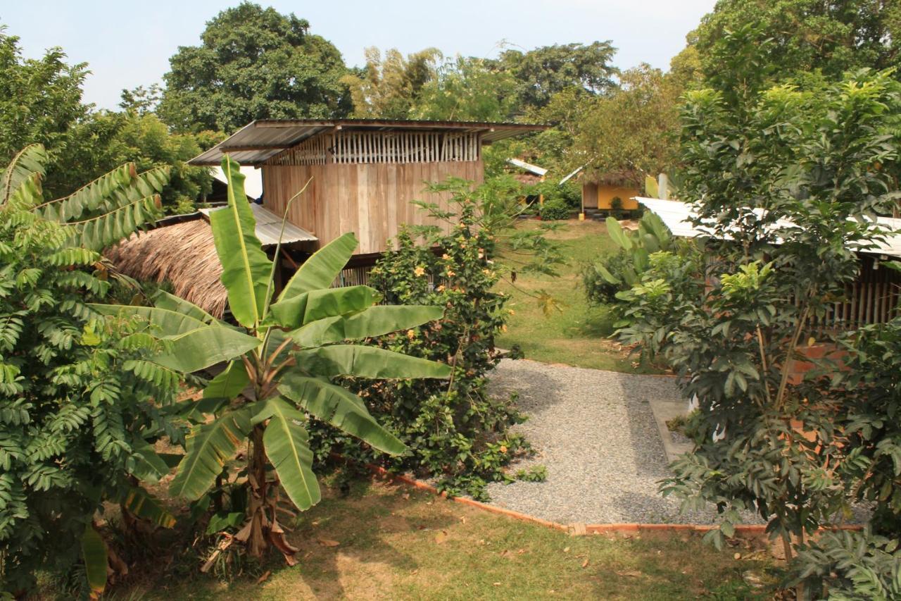 Maracumbo Lodge Mompiche Exteriör bild