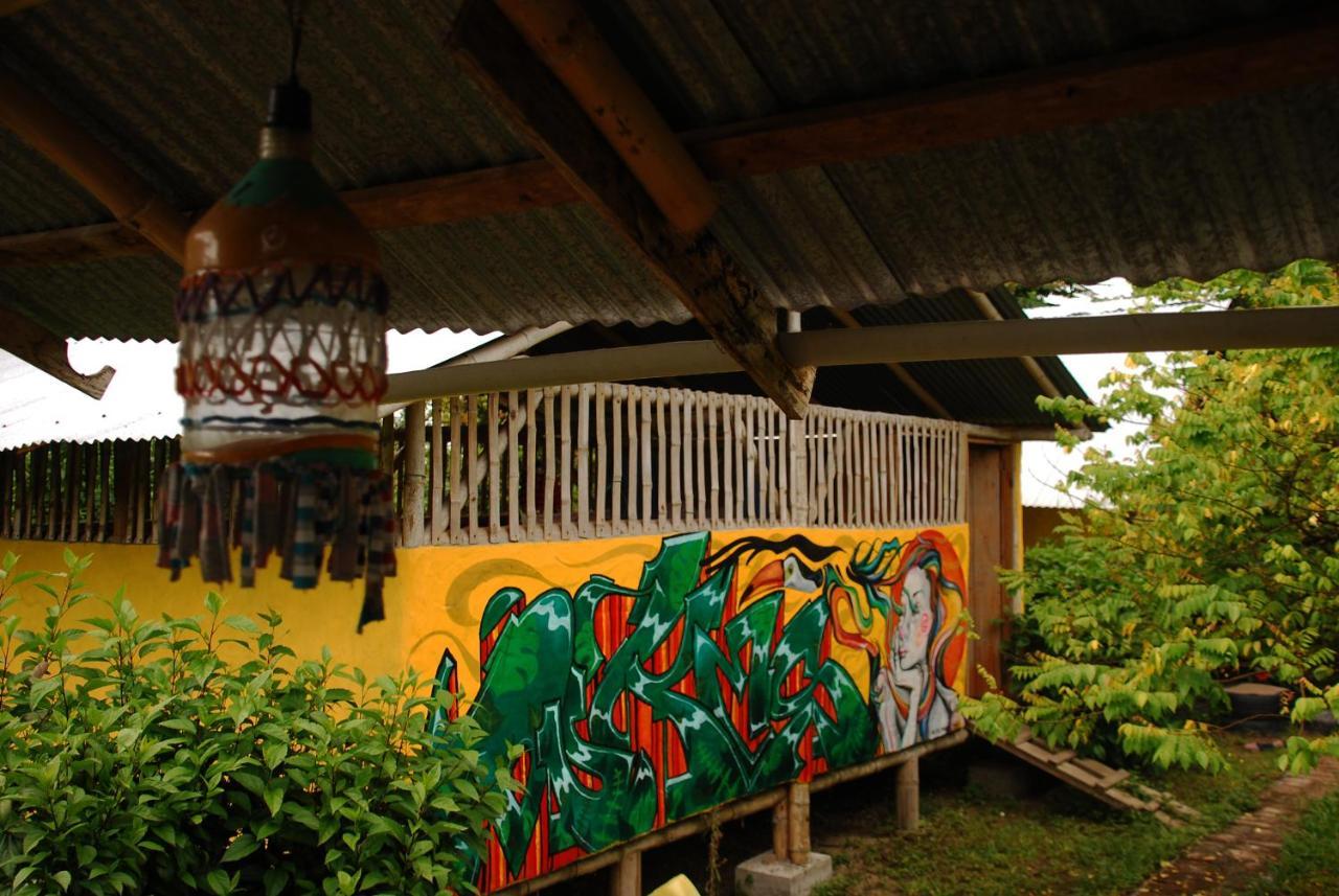 Maracumbo Lodge Mompiche Exteriör bild